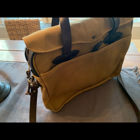 Filson tan briefcase, New without tags - Picture 9 of 16